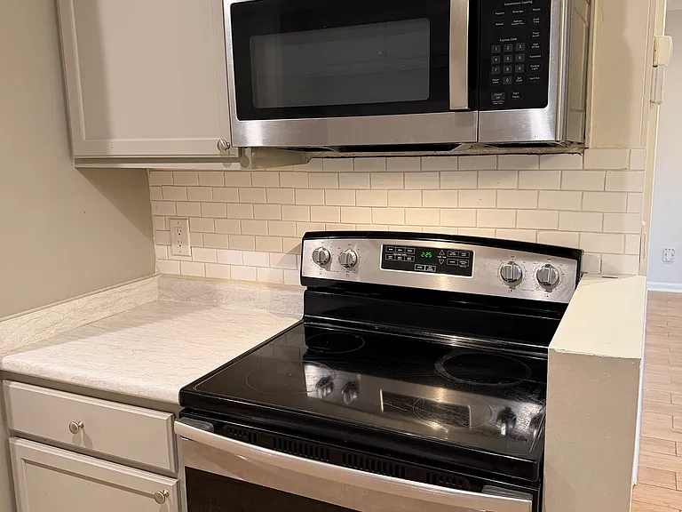 5 Saint Clair St #B — Photo 9