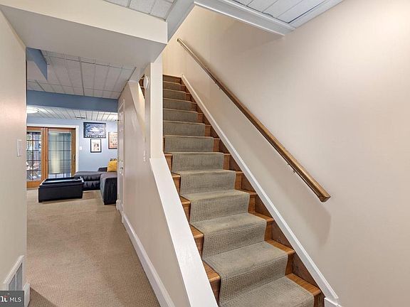 4th image of 8525 Pine Run Ct