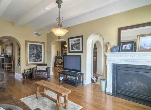 5th image of 4826 Roanoke Pkwy #12