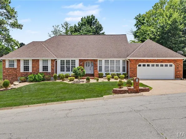 102 Lexington Ln, Washington, MO 63090