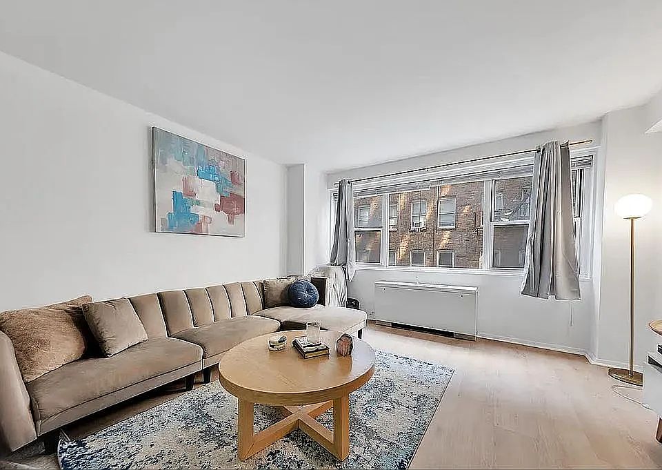 1st image of 321 E 48th St APT 3B