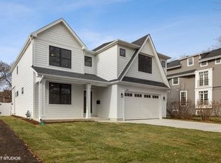 290 N Maple Ave, Elmhurst, IL 60126