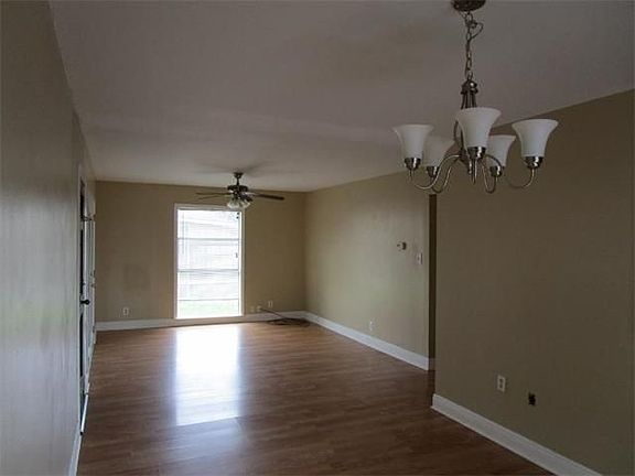 3rd image of 2022 Dartmouth St