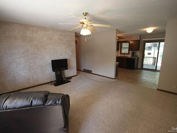 3rd image of 1311 Bradshaw Dr