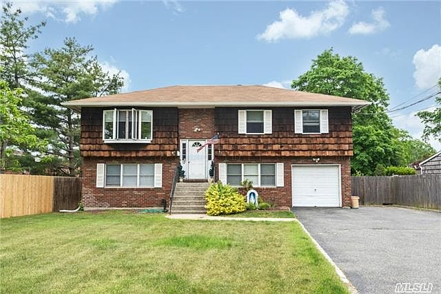 1st image of 17 Woodland Dr