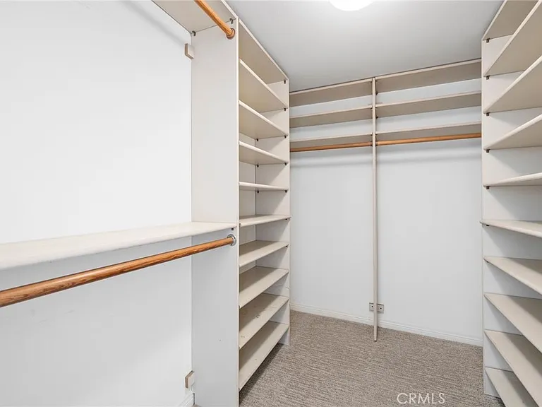 19281 Meadowood Cir — Photo 29