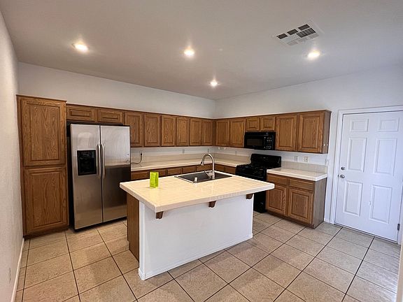 2nd image of 11933 Kingfisher Daisy Ct