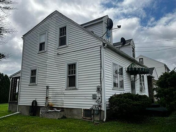 3rd image of 807 S Saint Marys St