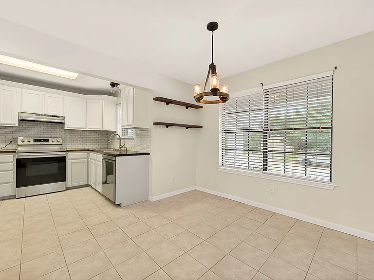 2964 Vista Pkwy — Photo 5