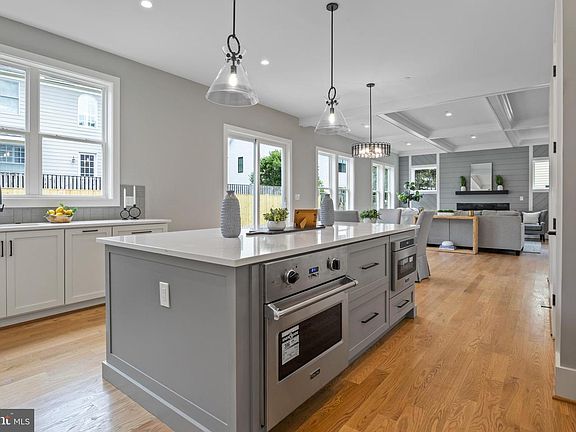 3rd image of 5912 Kingswood Rd