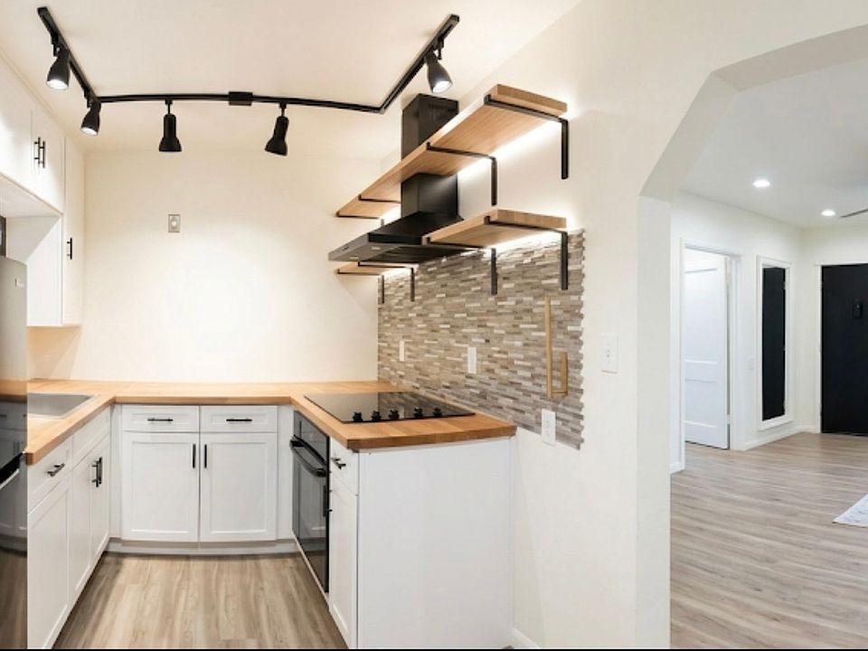 1st image of 1530 E Diamond St #1/2