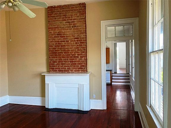 4th image of 726 Philip St