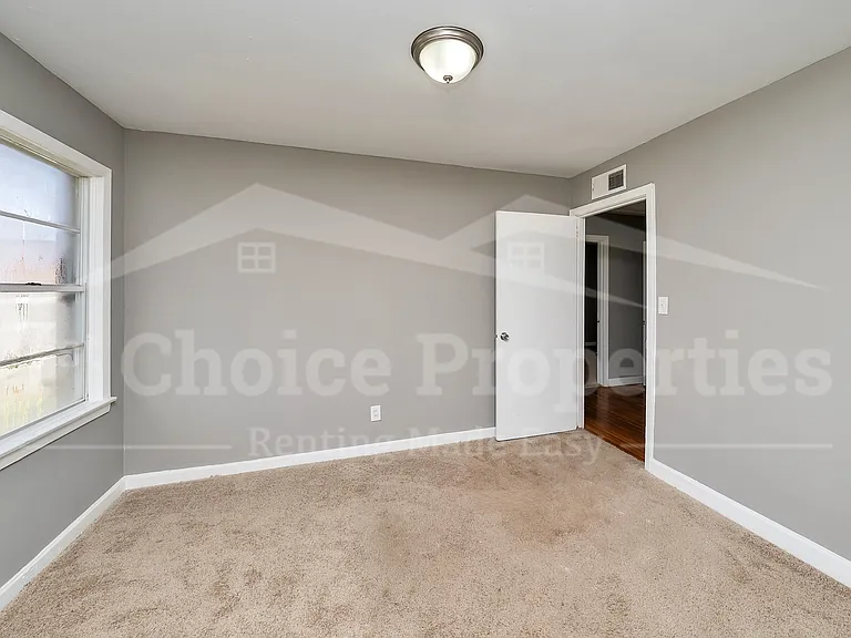 5808 Avenue O — Photo 15