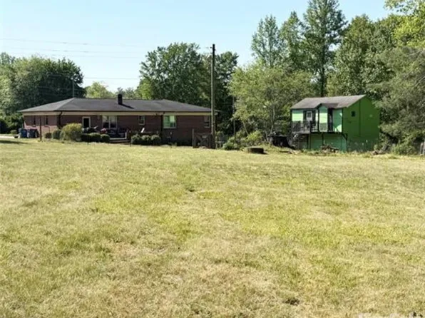 3162 Morganton Blvd SW, Lenoir, NC 28645