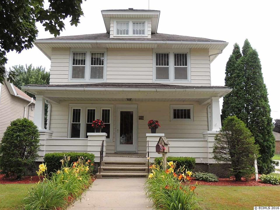 1st image of 429 1st Ave W