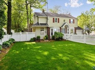 575 Knickerbocker Rd, Tenafly, NJ 07670