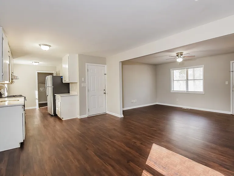5734 Amalfi Way — Photo 6