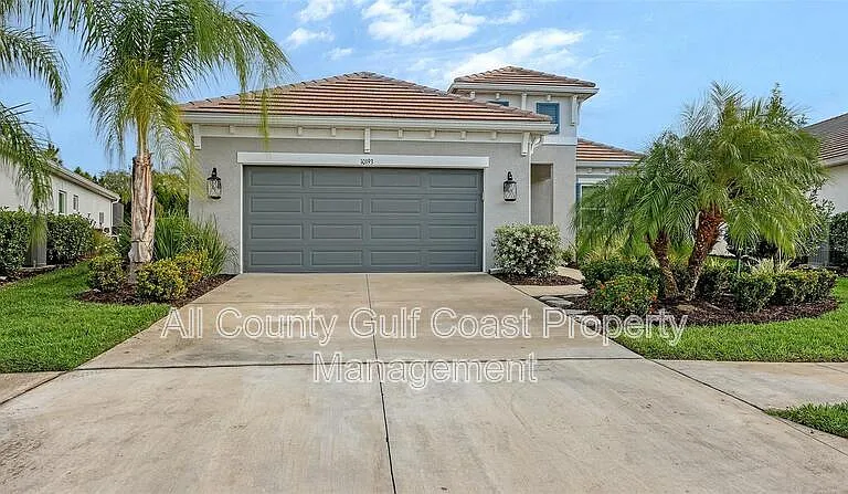 10194 Canaveral Cir — Photo 2