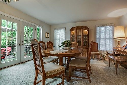 4th image of 51 Wayside Dr