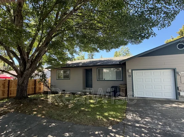 249 SW Rogue River Ave APT D, Grants Pass, OR 97526