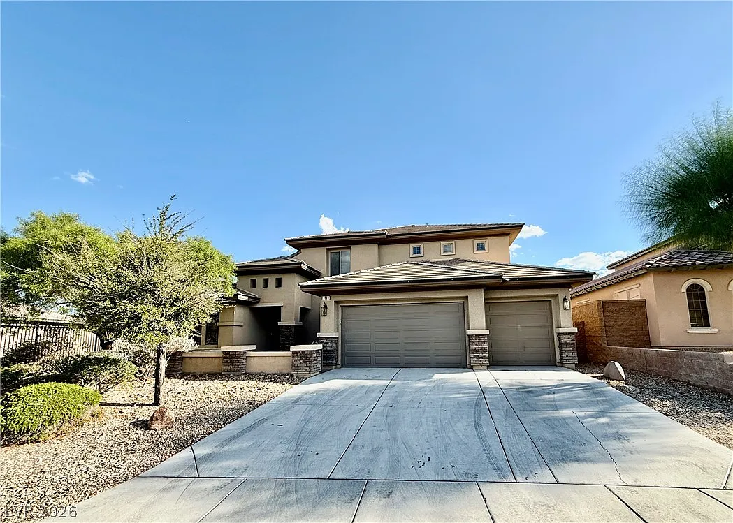 4 bed, 4.5 bath, 3635 sqft, $3,395 — Photo 2