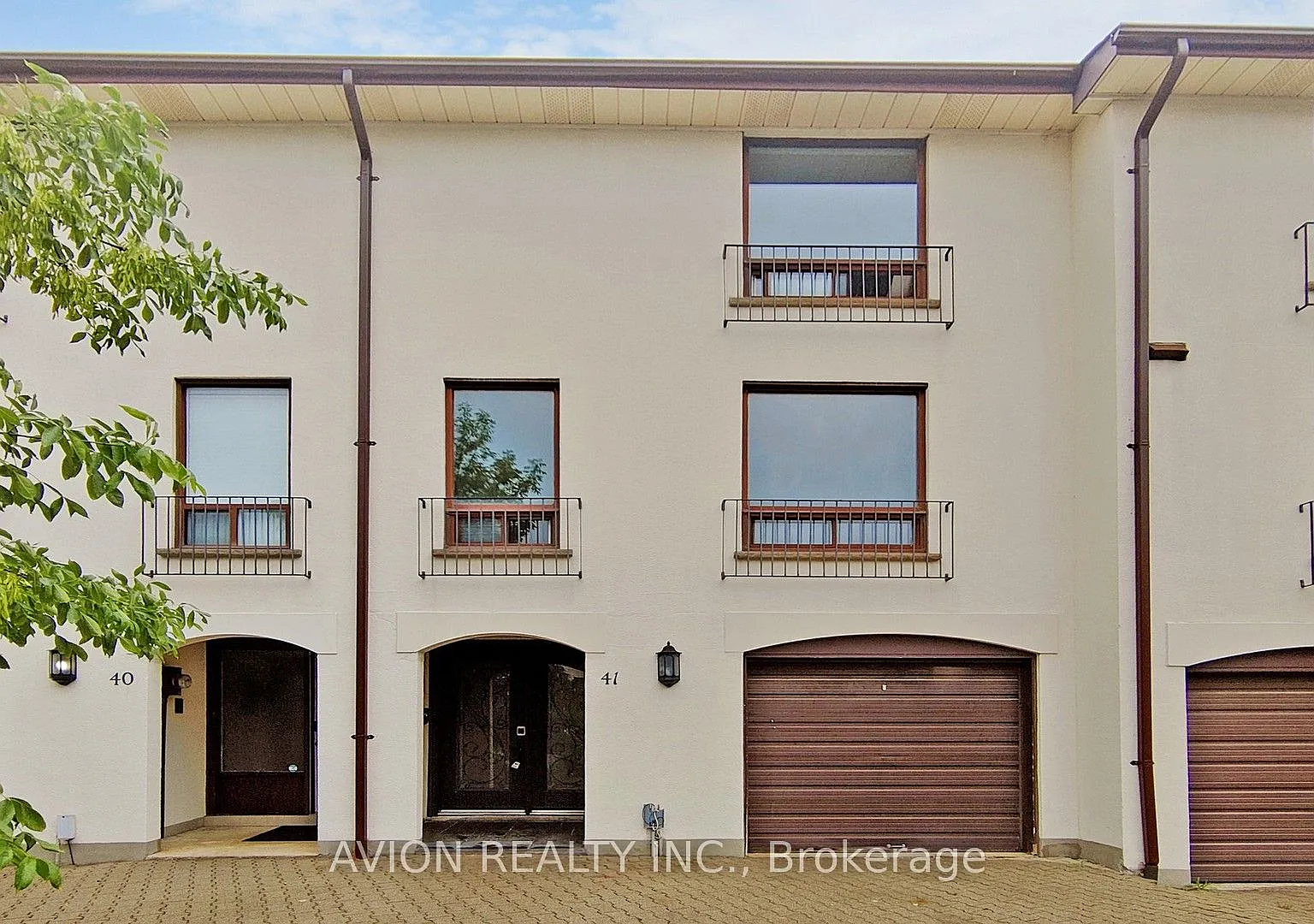 4 bed, $3,500 — Photo 1