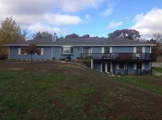 14035 Burr Oak Rd, Wamego, KS 66547