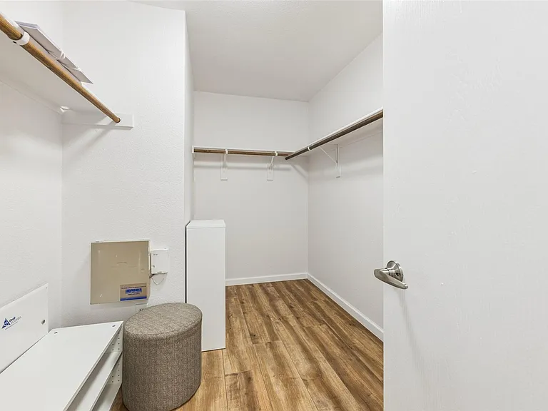 1653 Knight Trl — Photo 28