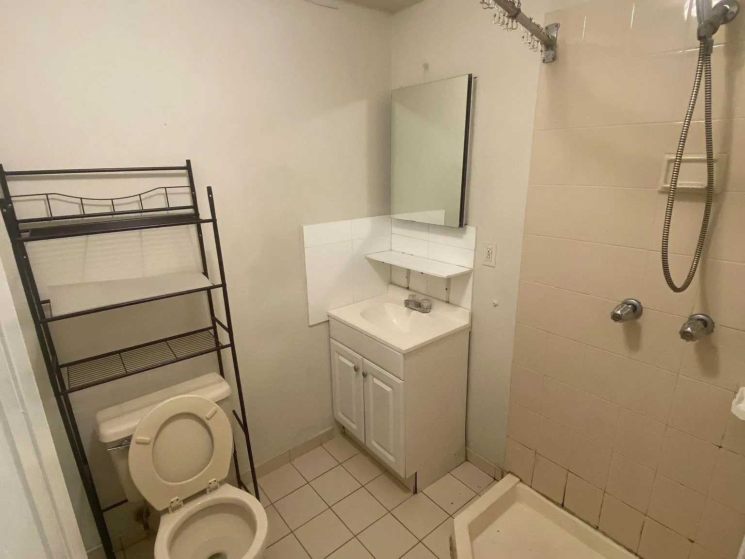 Studio, $1,200 — Photo 3