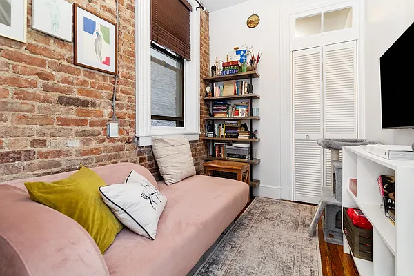 Sold by Compass | media 4