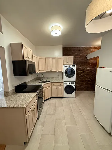 89 Prince St #1R Photo 1