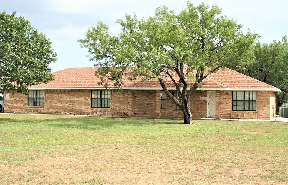 1st image of 217 Clover Dr
