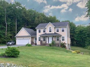 60 Kenneth Dr, Beaver Bank, NS B4E3G7