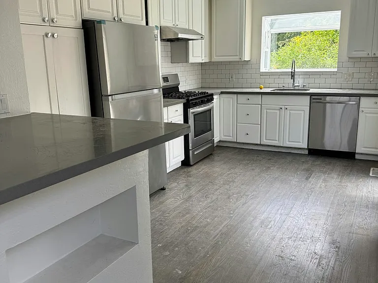 2921 Fleetwood Dr — Photo 5