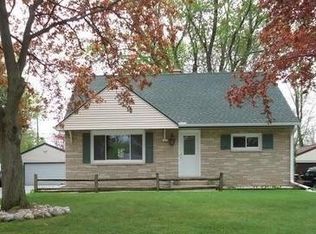 5323 W Donna Dr, Brown Deer, WI 53223