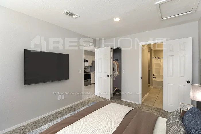 1021 Baldwin St — Photo 7