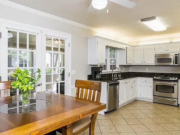 3 bed, 2000 sqft, $2,500 — Photo 4