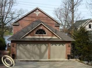 4336 Highcrest Dr, Brighton, MI