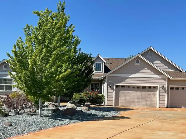 1611 Downs Dr, Minden, NV 89423