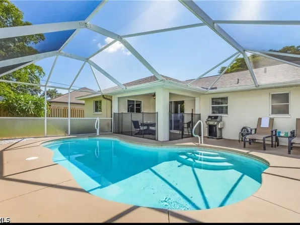 505 SE 9th Pl, Cape Coral, FL 33990
