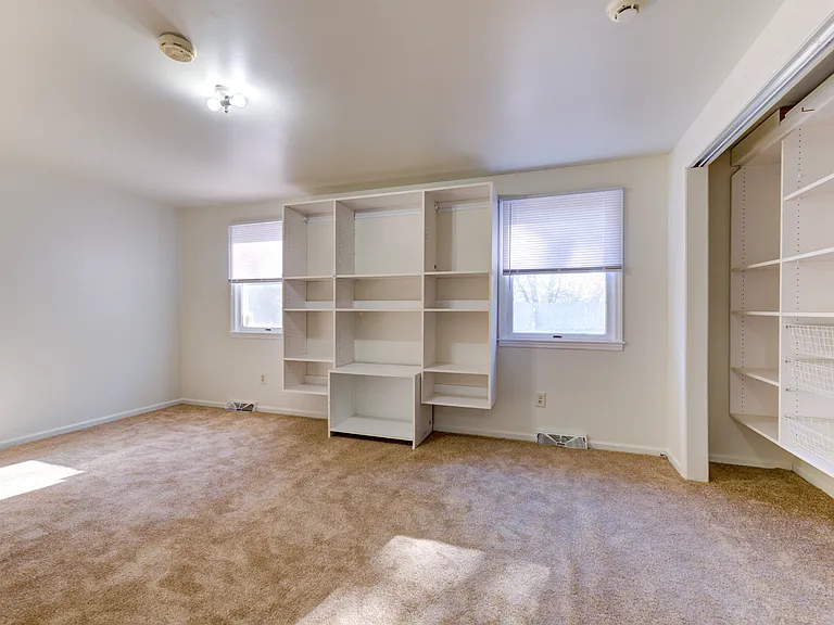 13 Cloverfield Dr — Photo 33