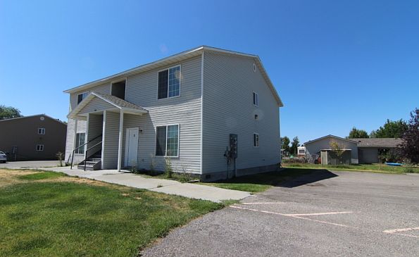 1st image of 960 Eve Dr APT 3