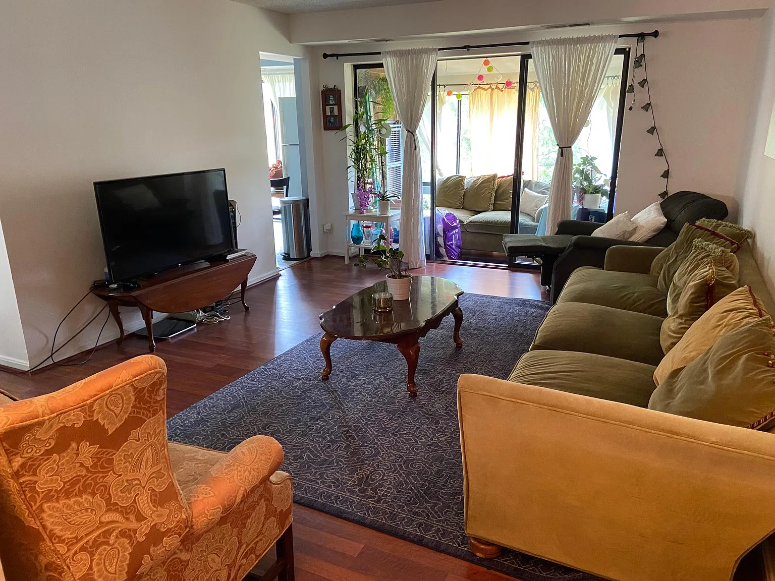 3 bed, 1340 sqft, $3,000 — Photo 2