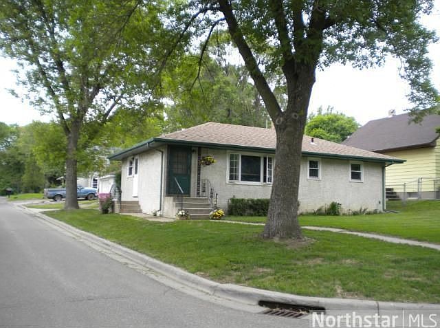1st image of 938 9th Ave S