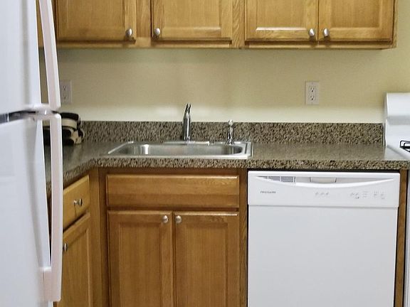 5th image of 109 Cove Ct
