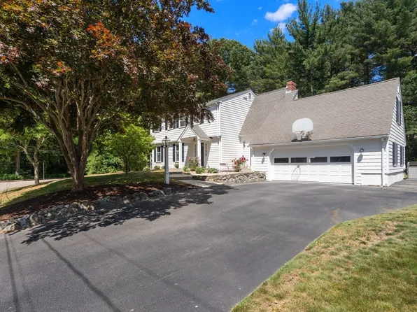 10 Steven Ln, Medfield, MA 02052