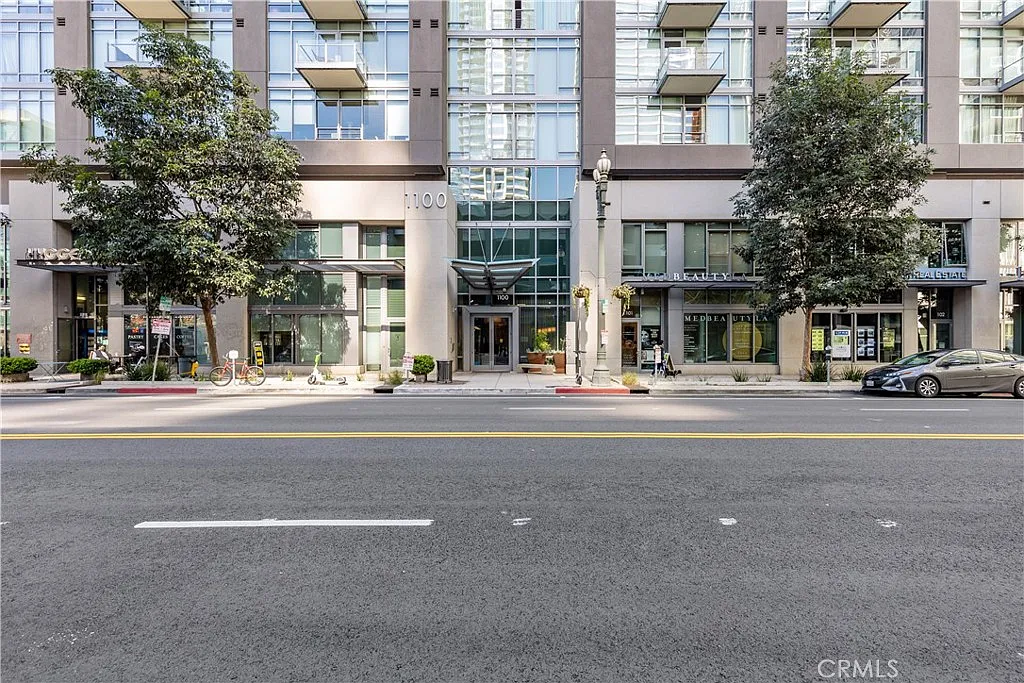 1 bed, 1030 sqft, $2,900 — Photo 4