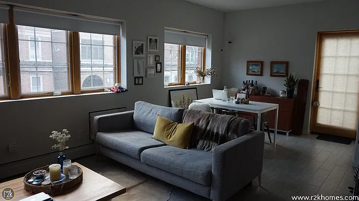 Rented by Realty 2000 Corp | media 4