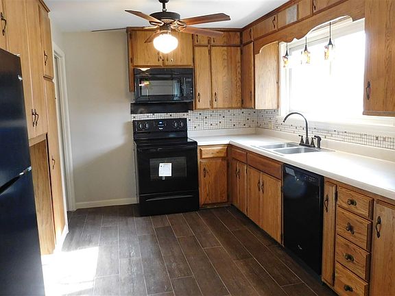 2nd image of 1516 Bower St