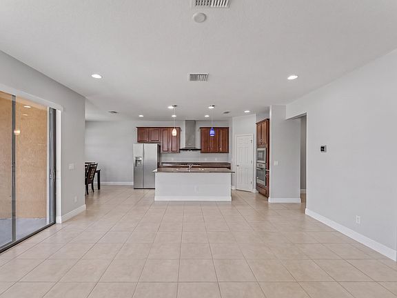 4th image of 12969 Burns Dr